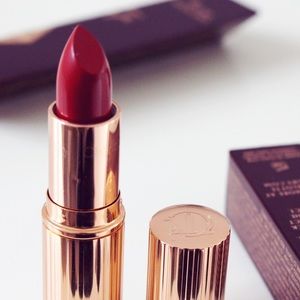 K.I.S.S.I.N.G Lipstick - So Red / So Marilyn